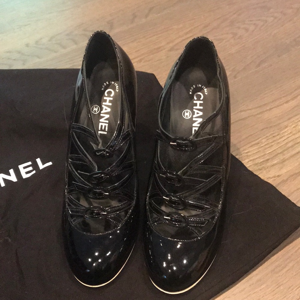 Chanel wedge